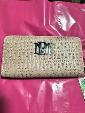 B.MAKOWSKY Wallet with Phone Holder Geometric Wallet in Pink NWT